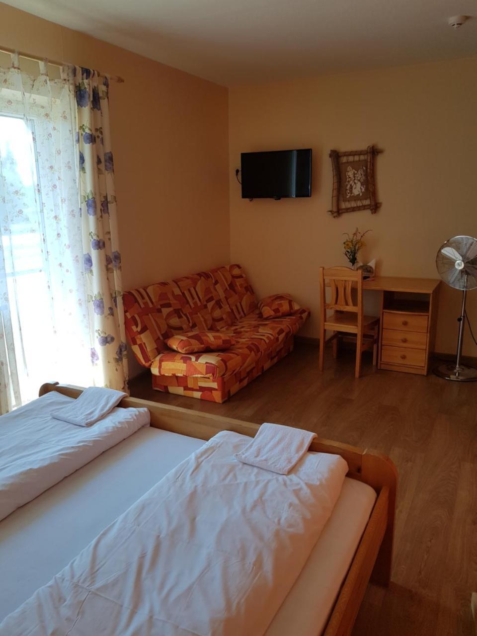 Aitinlauvas Hotel Tireli ภายนอก รูปภาพ